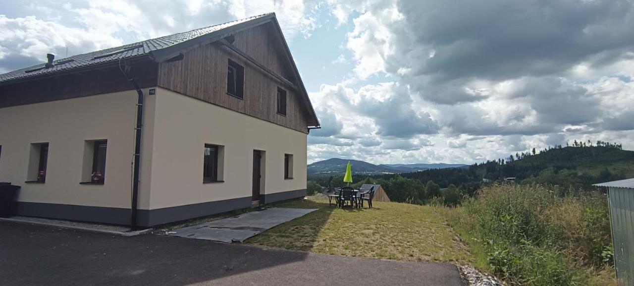 Appartement Apartmán u Lebedů à Strazny Extérieur photo